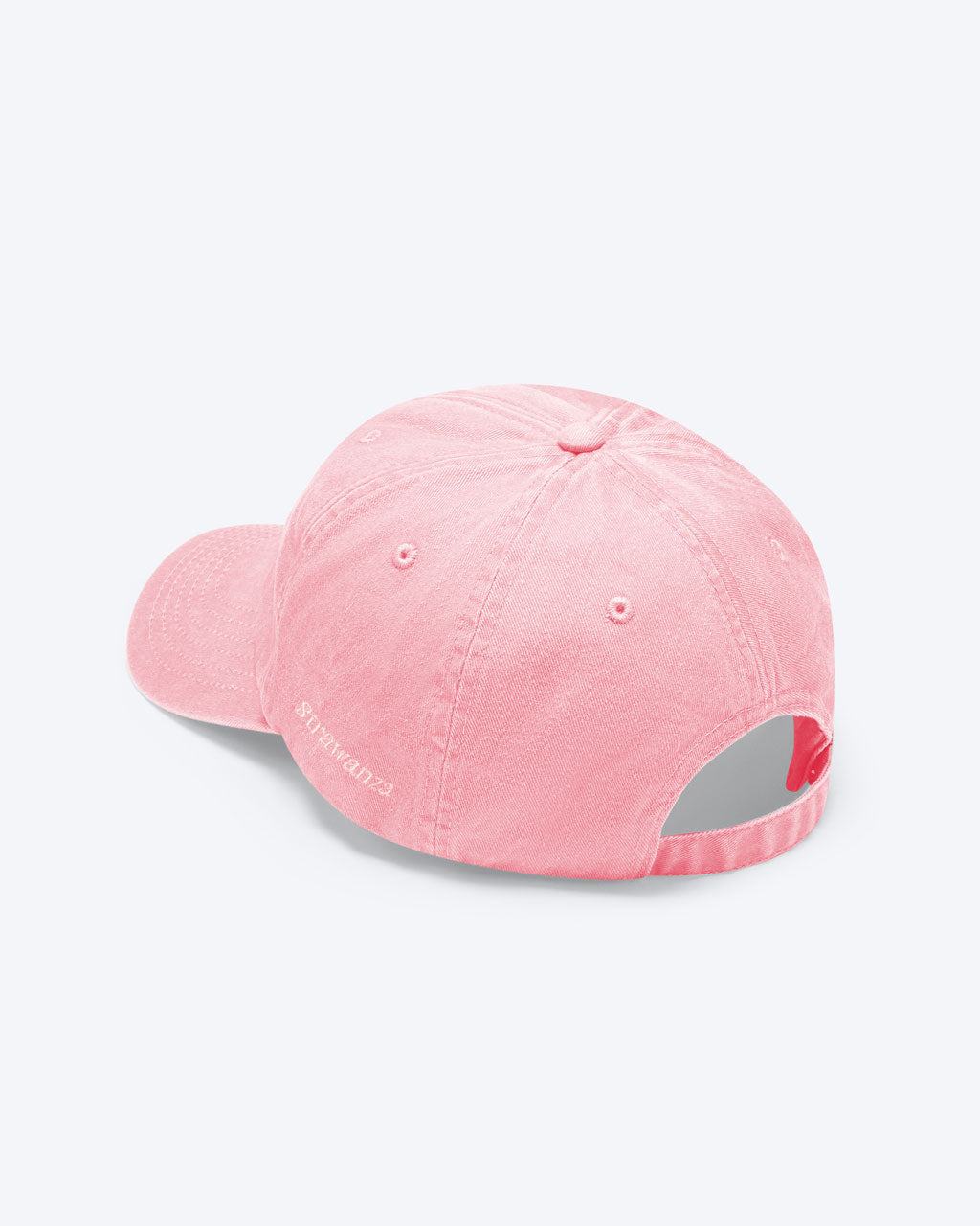 Eine Vintage rosa bayerische Cap mit einem Ton in Ton gesticktem "Strawanza" Schriftzug.