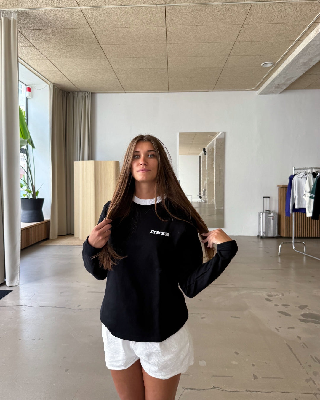 Strawanza Longsleeve schwarz
